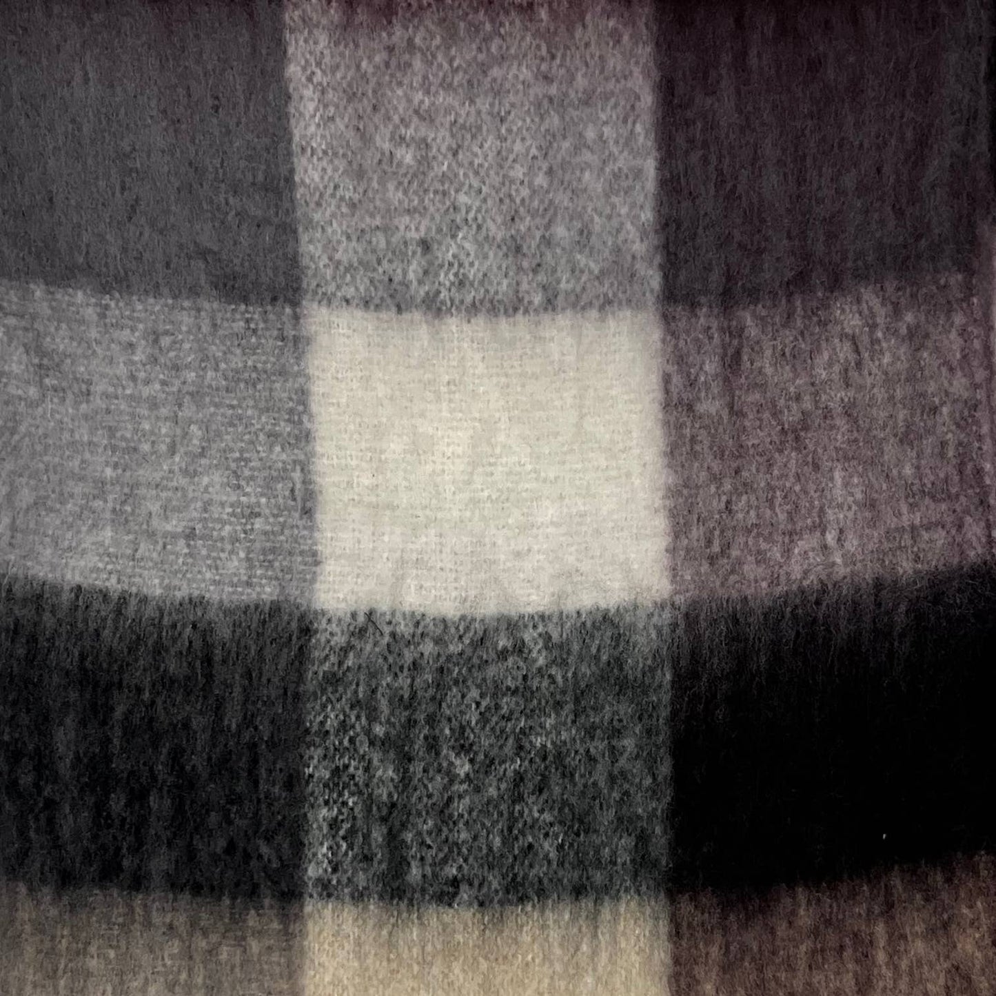 London Scarves - 16 Colours Soft check blanket scarf finished with tassels - Pinks