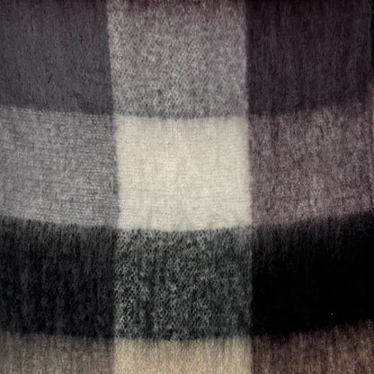 London Scarves - 16 Colours Soft check blanket scarf finished with tassels - Pinks